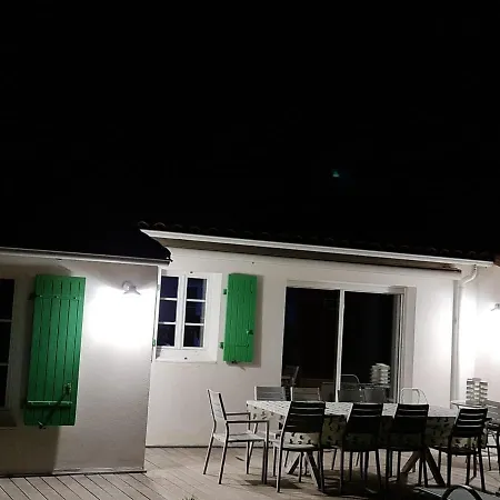 Вилла Entierement Renovee A Clement Des Baleines Сен-Клеман-де-Бален